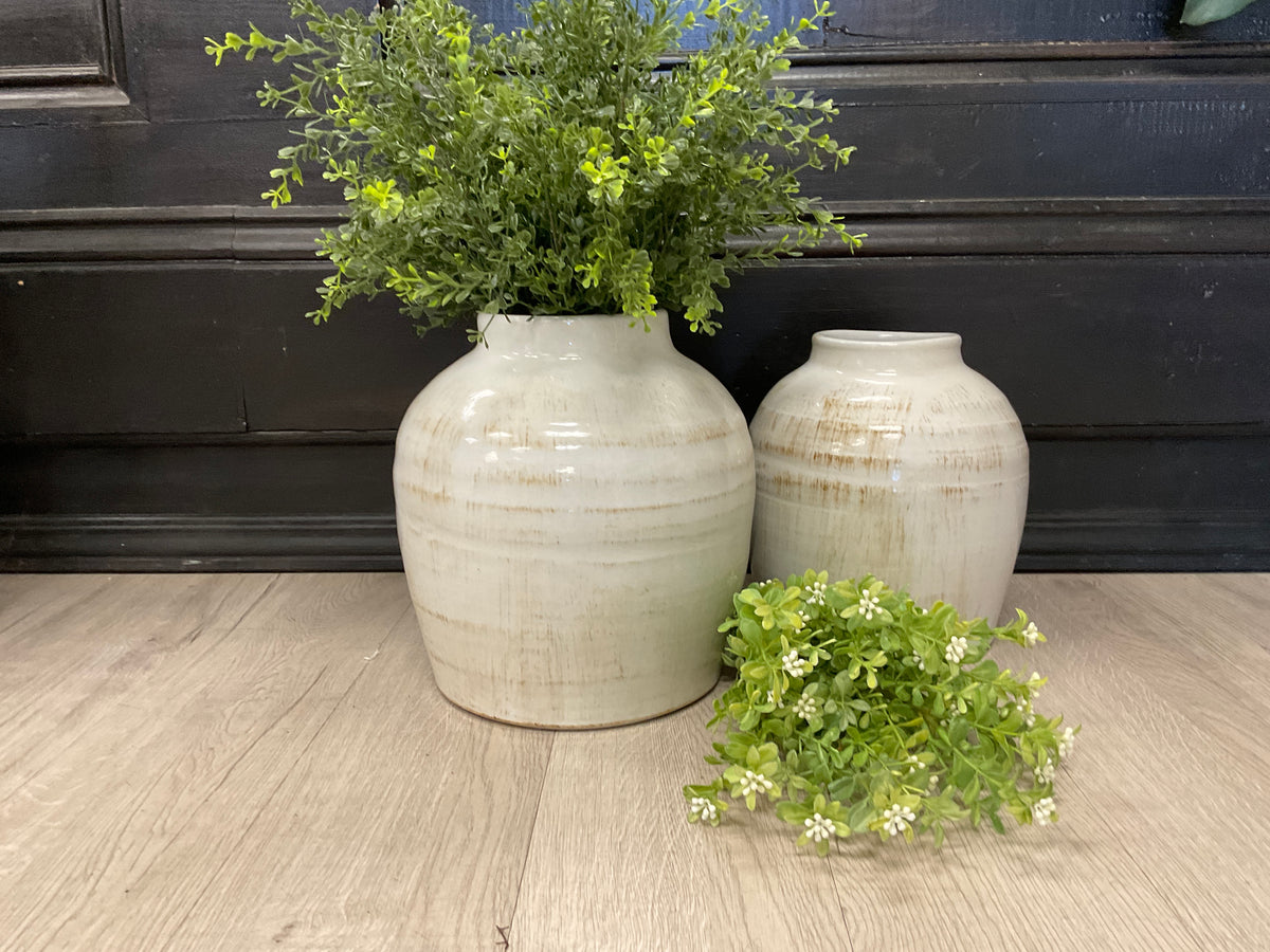 Raelyn Roman Pot