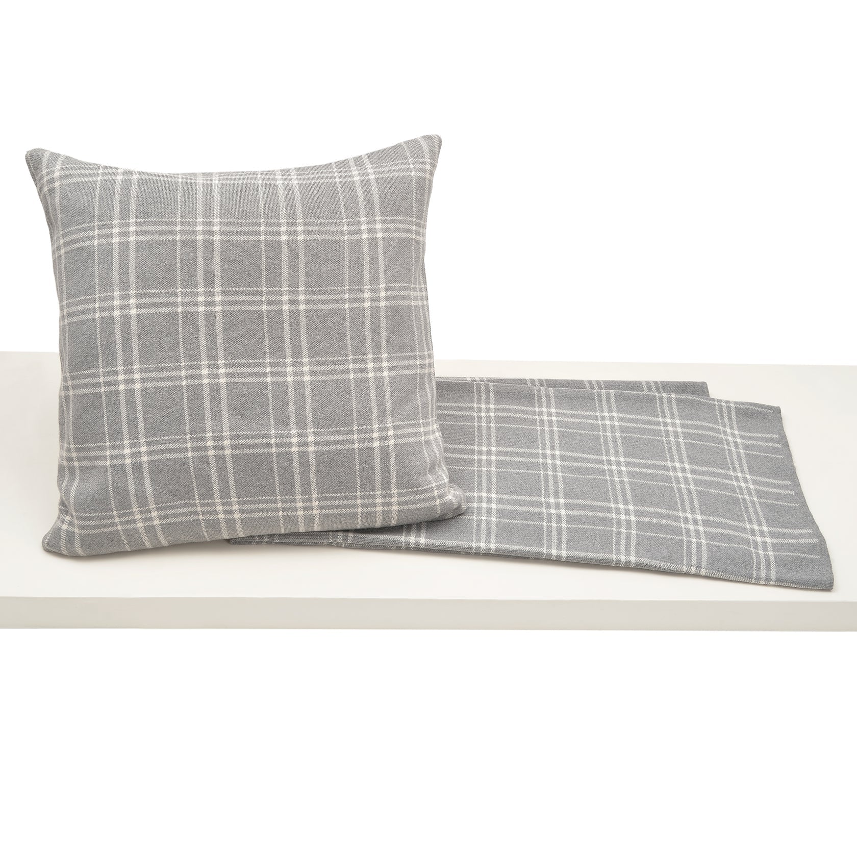 Thomas Plaid Throw - Grey