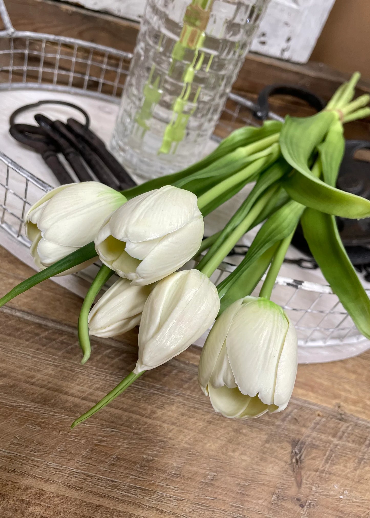 16" Fresh Touch Dynasty White Tulip Bundle