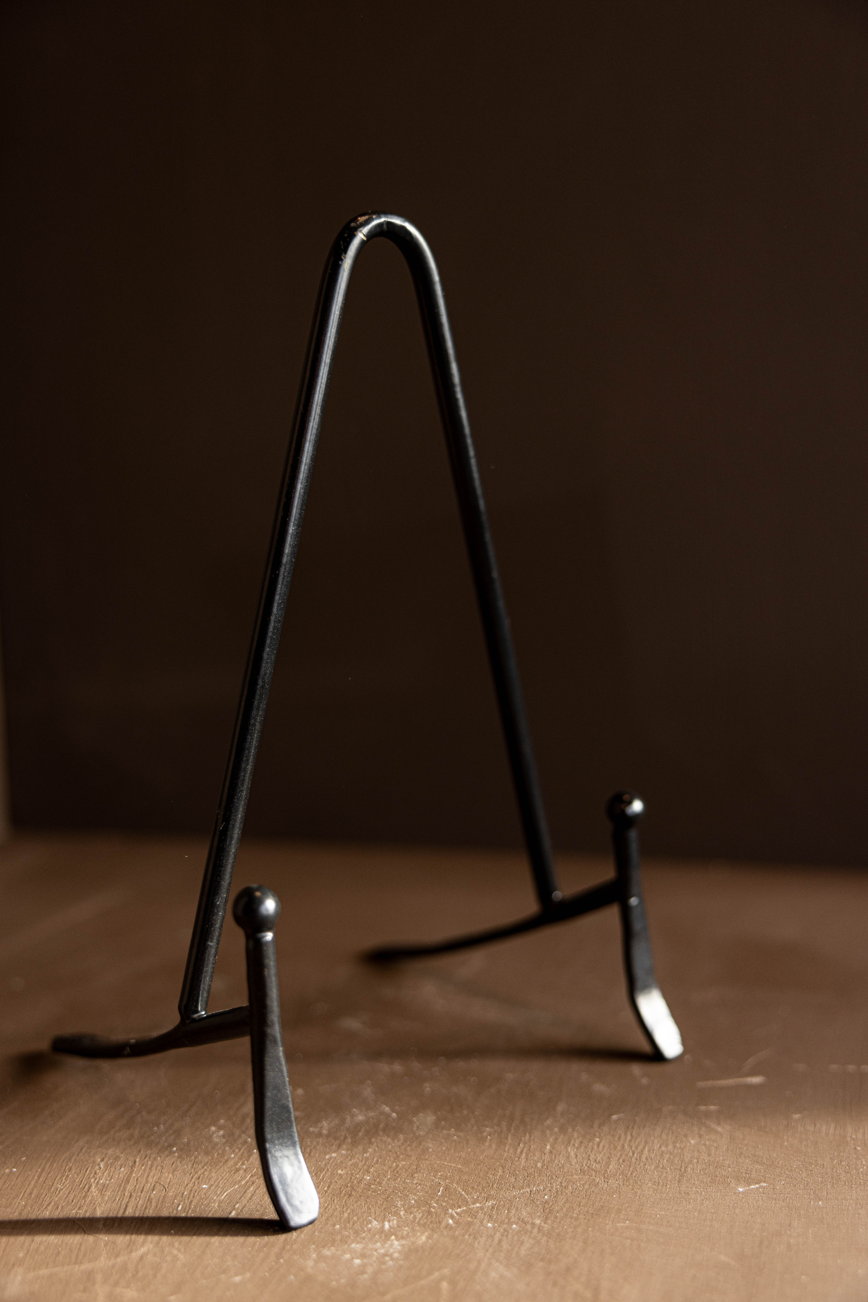 Iron Tabletop Easel