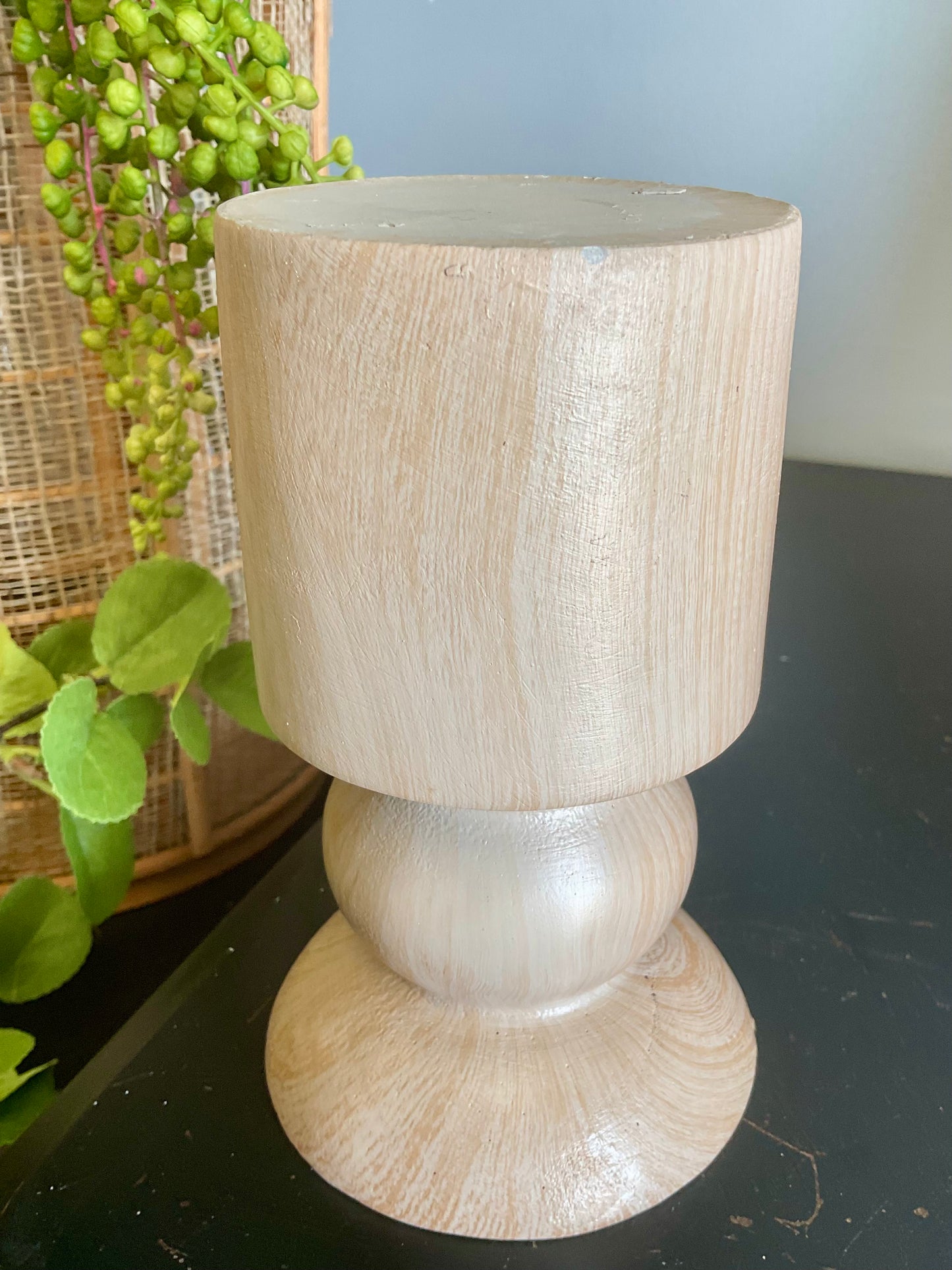 Elara Candle Pillar
