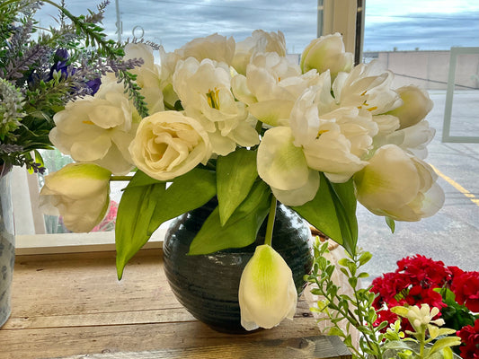 Simplicity Table Arrangement