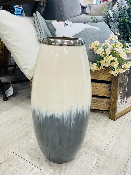 Vase Snow Leopard 17”