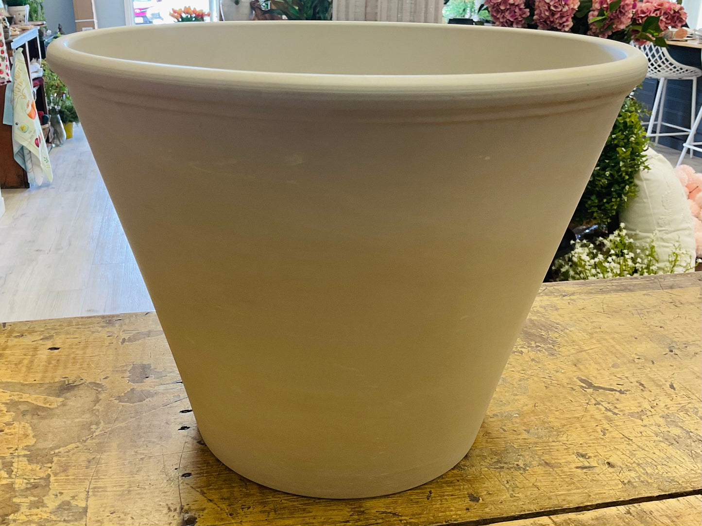 Ora Flower Pot