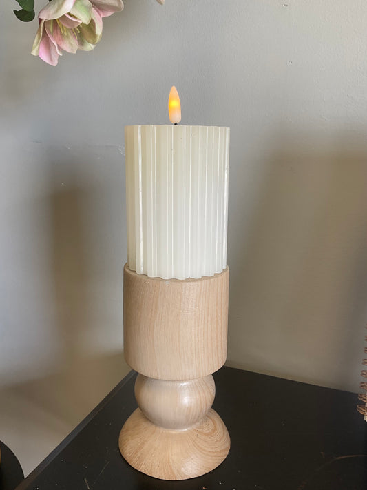 Elara Candle Pillar