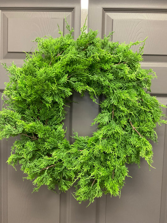 Fresh Touch Northern Cedar Wreath