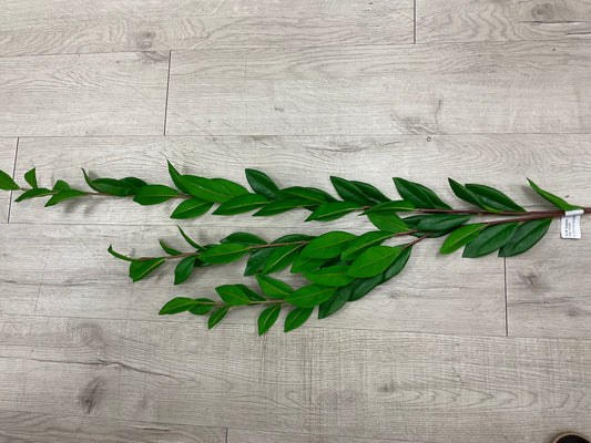 55”Triple Laurel Leaf Spray